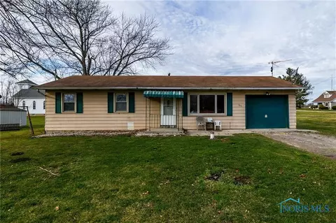 305 Clay St, Bryan, OH 43506 photo 2