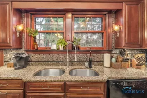 2160 Mount Vernon Ave, Toledo, OH 43607 photo 17