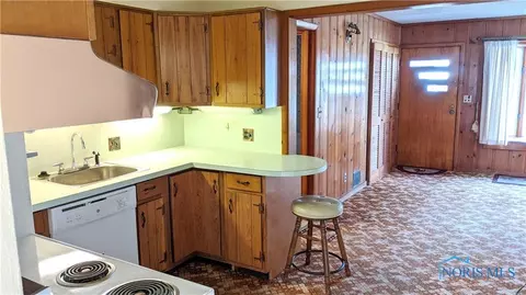 2230 Dunham St, Toledo, OH 43609 photo 5