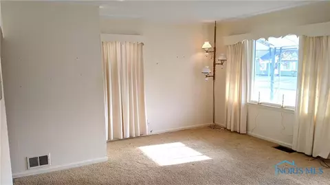 2230 Dunham St, Toledo, OH 43609 photo 3