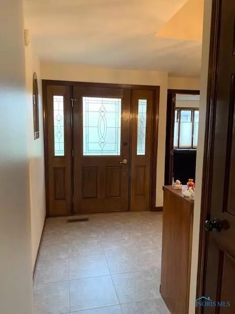 525 Wesley Ave, Bryan, OH 43506 photo 4