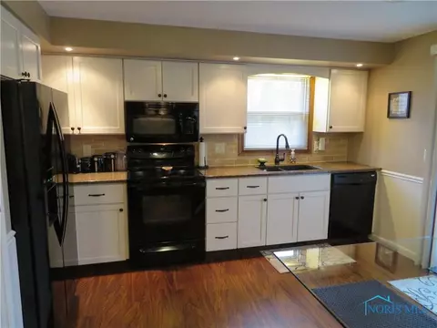 525 Wesley Ave, Bryan, OH 43506 photo 8