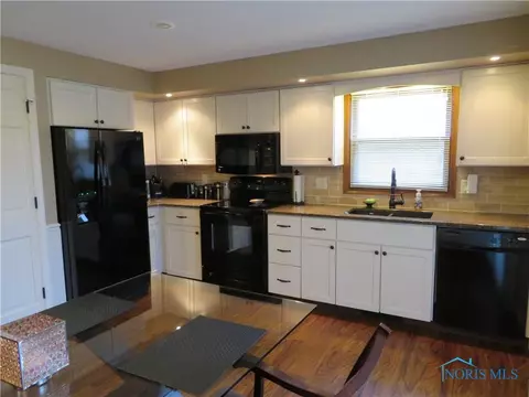 525 Wesley Ave, Bryan, OH 43506 photo 7