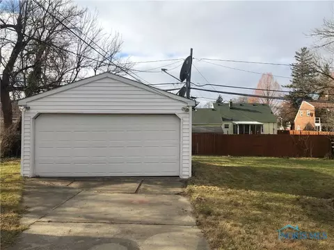 921 Searles Rd, Toledo, OH 43607 photo 4