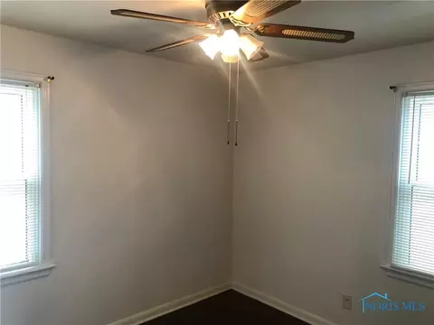 921 Searles Rd, Toledo, OH 43607 photo 9