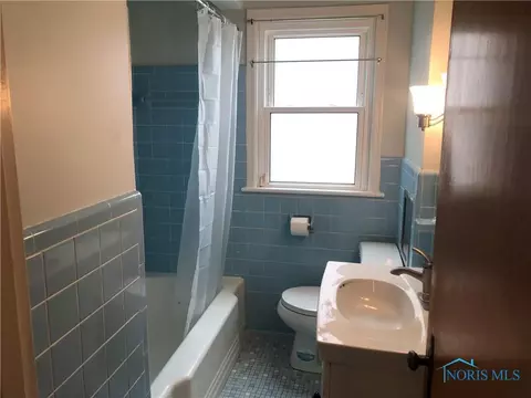 921 Searles Rd, Toledo, OH 43607 photo 7