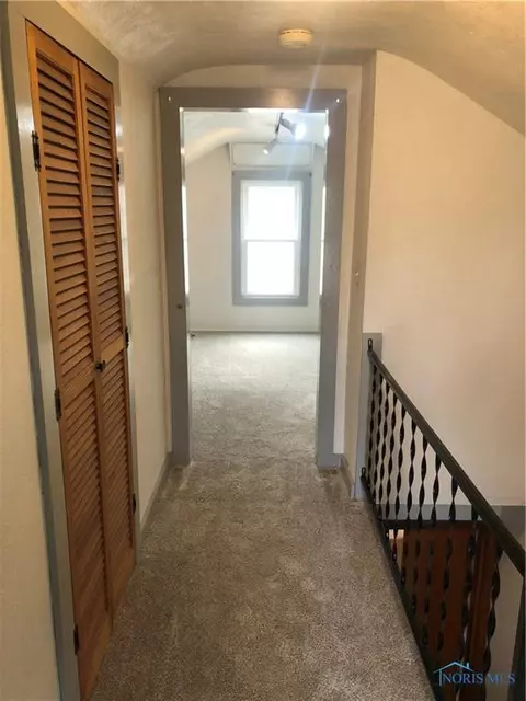 921 Searles Rd, Toledo, OH 43607 photo 14