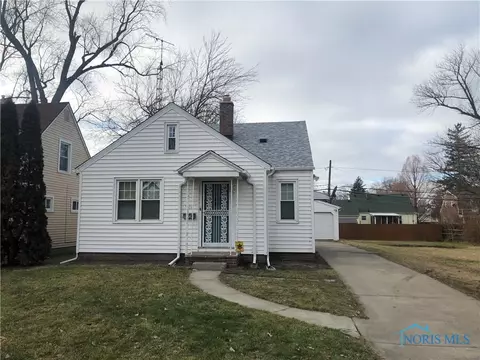 921 Searles Rd, Toledo, OH 43607 photo 2