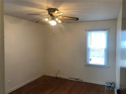 921 Searles Rd, Toledo, OH 43607 photo 10