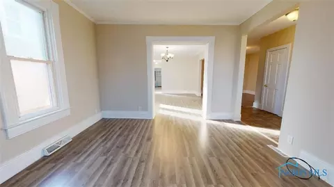 406 Park St, Willard, OH 44890 photo 9