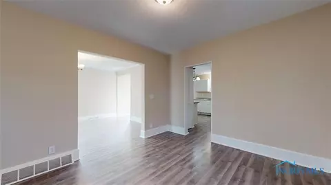 406 Park St, Willard, OH 44890 photo 11