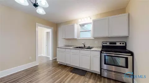 406 Park St, Willard, OH 44890 photo 12