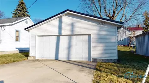 406 Park St, Willard, OH 44890 photo 4