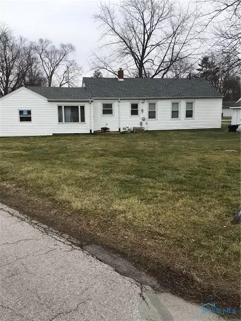 772 N Walnut St, Paulding, OH 45879 photo 2