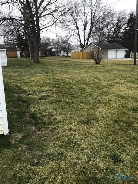 772 N Walnut St, Paulding, OH 45879 photo 3