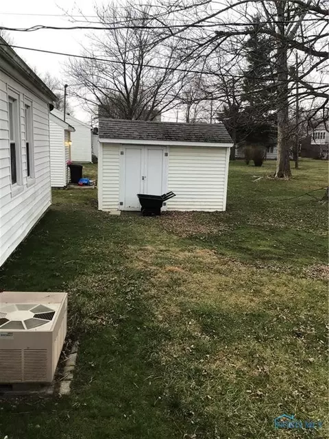 772 N Walnut St, Paulding, OH 45879 photo 4