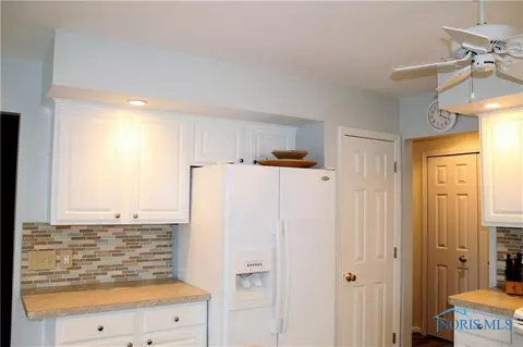 4263 Waterbend Dr, Maumee, OH 43537 photo 2