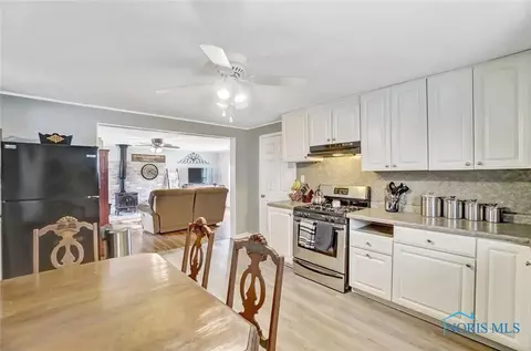 212 E Walnut St, Van Buren, OH 45889 photo 11