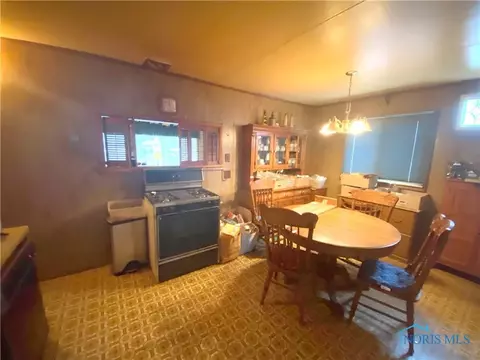 226 Dickens Dr, Toledo, OH 43607 photo 6