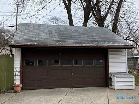 226 Dickens Dr, Toledo, OH 43607 photo 4