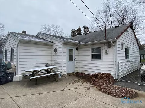 226 Dickens Dr, Toledo, OH 43607 photo 3