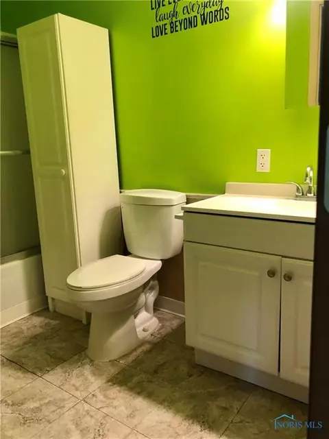 1323 E Wilson St, Bryan, OH 43506 photo 9