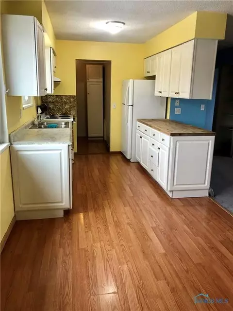 1323 E Wilson St, Bryan, OH 43506 photo 3