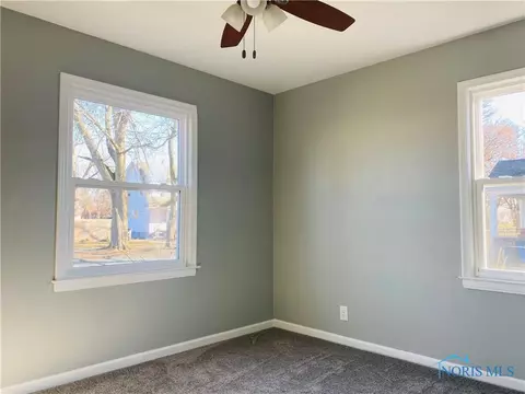 3263 Blackstone Dr, Toledo, OH 43608 photo 16