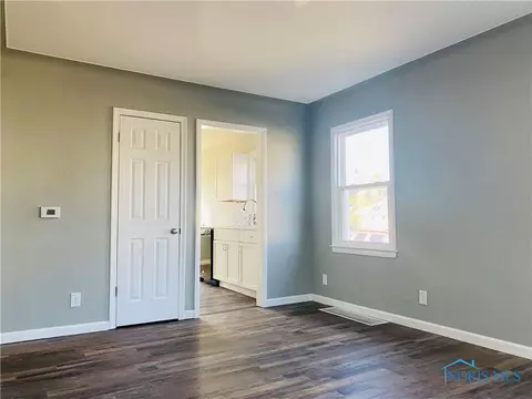 3263 Blackstone Dr, Toledo, OH 43608 photo 8