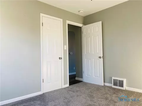 3263 Blackstone Dr, Toledo, OH 43608 photo 17