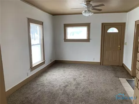 518 S Walnut St, Bryan, OH 43506 photo 2