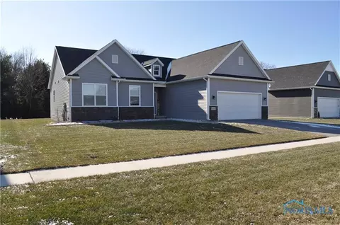 6625 Wesley Dr, Walbridge, OH 43465 photo 2