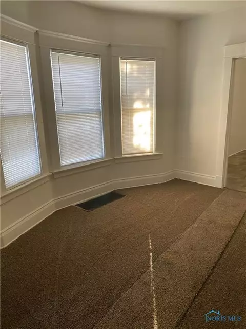 438 Everett St, Toledo, OH 43608 photo 5