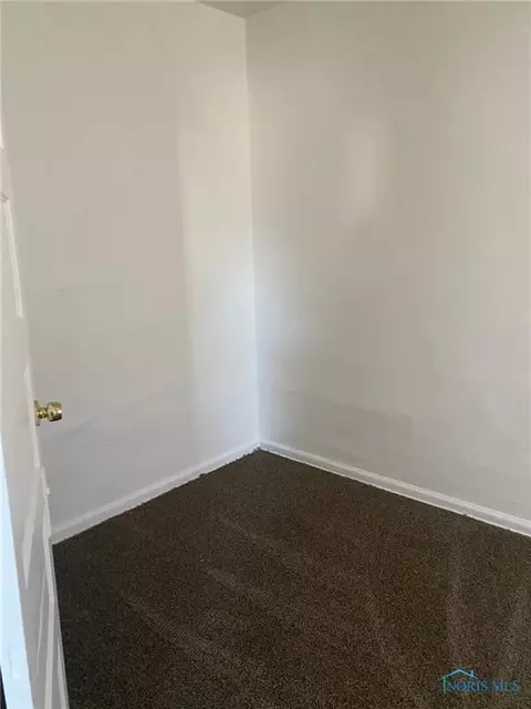 438 Everett St, Toledo, OH 43608 photo 3