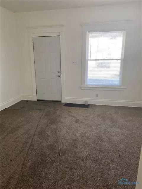 438 Everett St, Toledo, OH 43608 photo 4