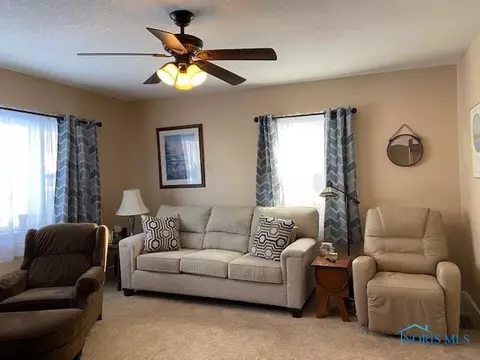 407 E Lima St, Findlay, OH 45840 photo 4