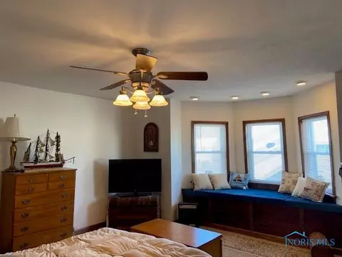 407 E Lima St, Findlay, OH 45840 photo 8