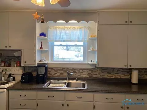 407 E Lima St, Findlay, OH 45840 photo 9
