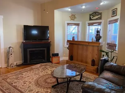 407 E Lima St, Findlay, OH 45840 photo 5