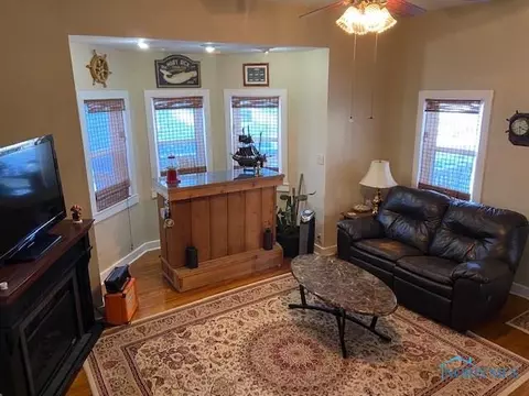 407 E Lima St, Findlay, OH 45840 photo 6