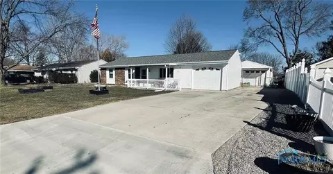 1119 E Wilson St, Bryan, OH 43506 photo 2