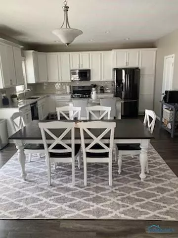 2 Cascade Ln, Delta, OH 43515 photo 6
