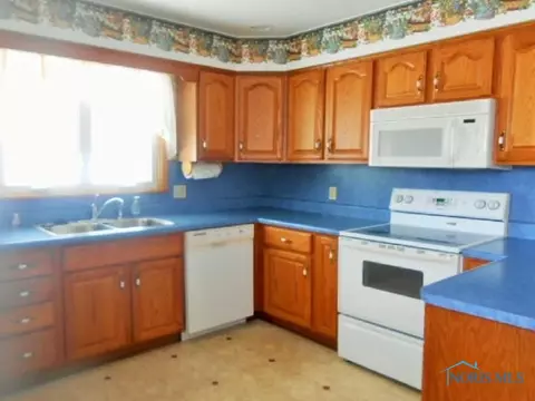 433 Enterprise St, Leipsic, OH 45856 photo 3
