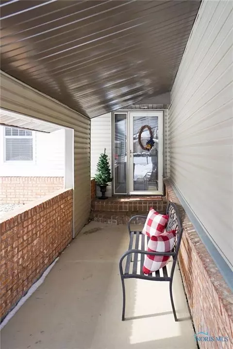 2412 Springmill Rd, Findlay, OH 45840 photo 4