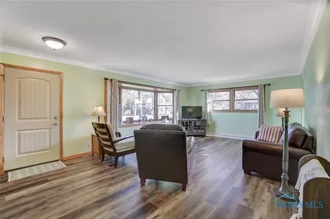 209 E Daisy St, Forest, OH 45843 photo 5