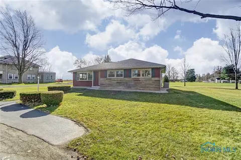 209 E Daisy St, Forest, OH 45843 photo 2