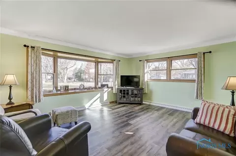 209 E Daisy St, Forest, OH 45843 photo 6