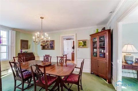 219 E Wayne St, Maumee, OH 43537 photo 9