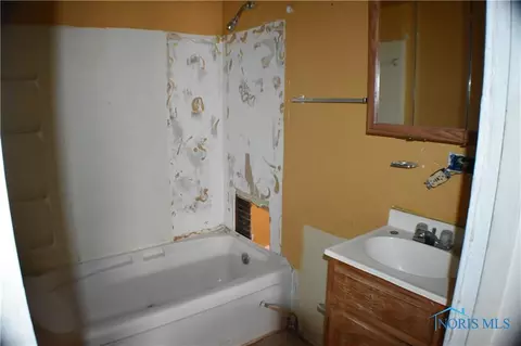 1034 Tecumseh St, Toledo, OH 43607 photo 9