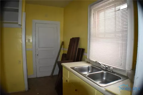 1034 Tecumseh St, Toledo, OH 43607 photo 4